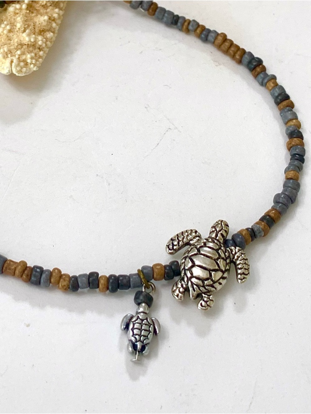 Coastal Stone Sea Turtles Beach Anklet